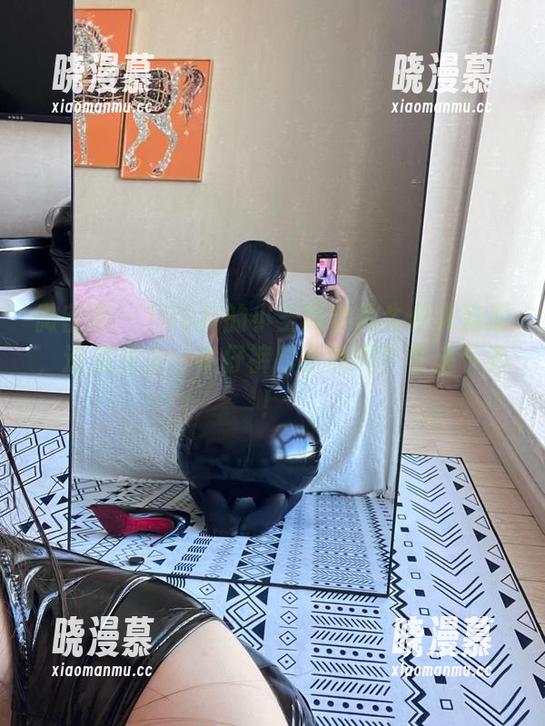 微密圈 - 120斤的小王同学的牛仔裤套图，这是什么，牛仔裤时光机吗？快来下载！