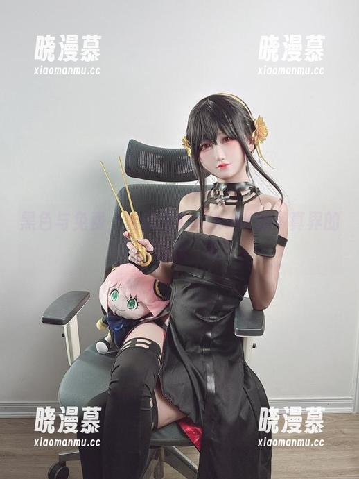 黑色与免费，这就是KuukoW的写真界的“反传统”吧？