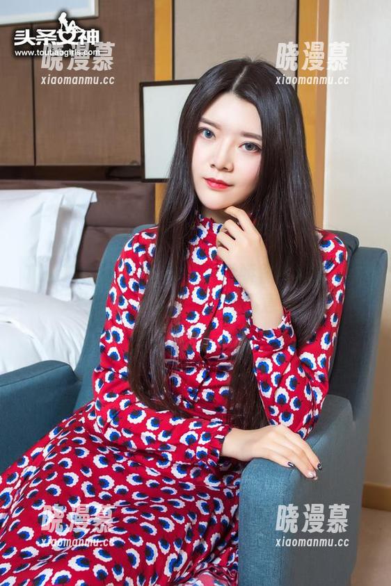 TouTiao头条女神-何娇娇 TouTiao头条女神 - 何娇娇黑白精选:简约风格,谁说简单就没意思?