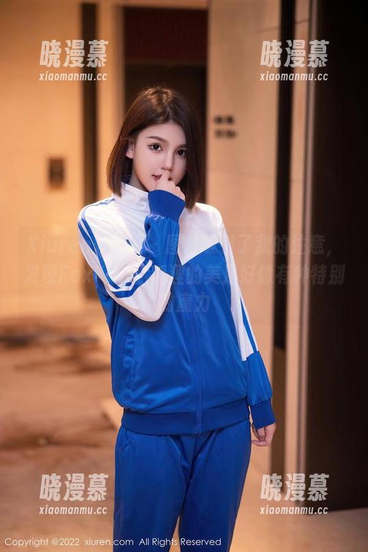 Xiuren秀人网 - 图片吸引了我的注意，发现FoxYini孟狐狸的美足好像有种特别的魔力