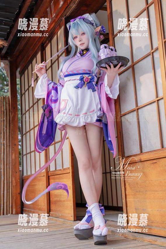 Yiko湿润兔的校服魔法，谁能抗拒这份福利？