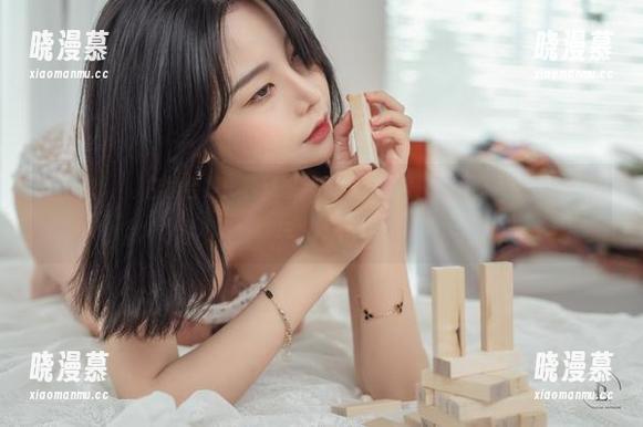 Yuna(윤아)白裙合集：我就想默默穿着白裙，成为路人的“纸上谈兵”对象。
