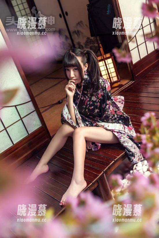 头条女神 - 周夕爱出品：无圣光网袜合集，袜子与身体的另类亲密接触！