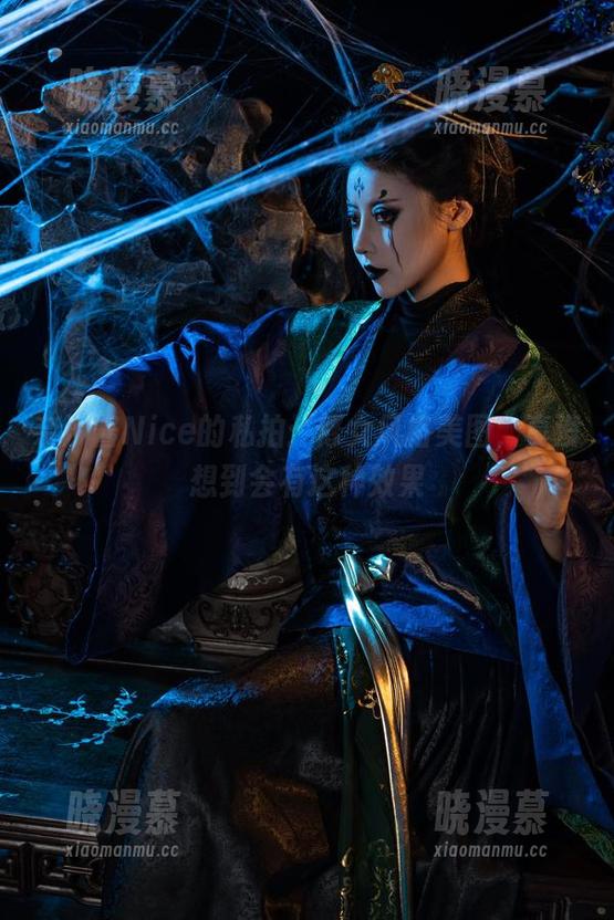 奈汐酱Nice的私拍：修女风格美图，真没想到会有这种效果