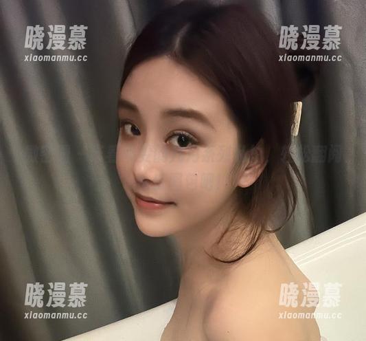 奶雯 微密圈 - 带着奶雯的九月系列私拍,轻松翻阅这份图包吧!