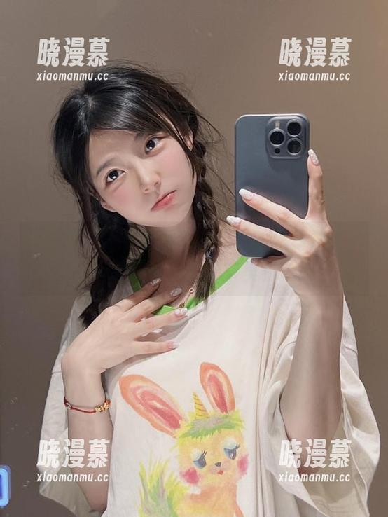 微密圈 - 妮是老虎独一无二的黑丝作品，下载透视你的审美！
