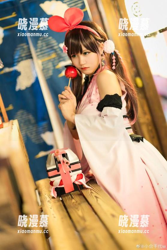 小仓千代w的白色修女服自拍，原图里的清纯跟我想的有点不一样...