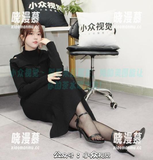 小众视觉 - 别看米拉居家，她的美图能让你的茶水喷出来！