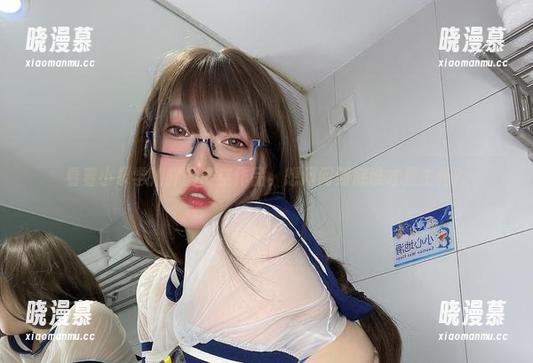 看着小泉学姐吖的镂空作品，想问问到底谁才是主角？