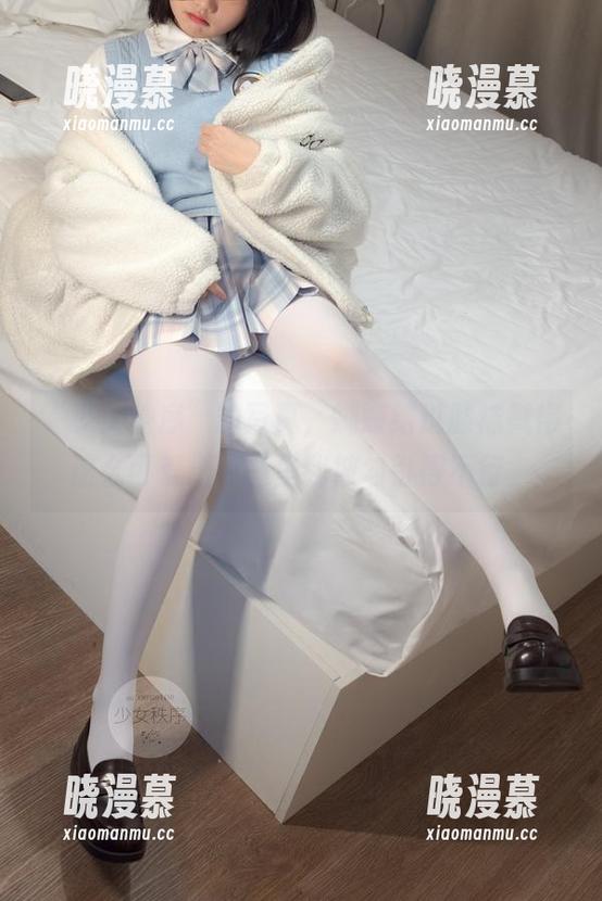 “少女秩序”的写真，蝴蝶结过膝袜戴得这么可爱，原图里我被勾引得不行。