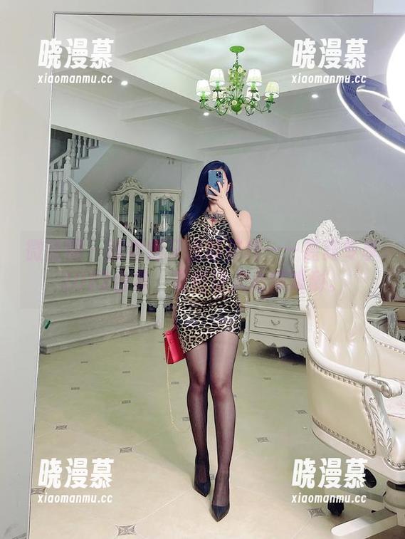微密圈 - 张老师又出新花样——嘉宾专享2022合集，竟然让人心痒难耐。