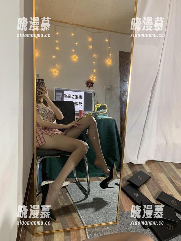 微密圈 - 桃脱了的体操服，福利和图包双拼，快来体验这独特的组合吧！