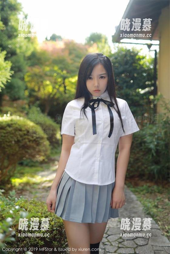 模范学院 - 免费分享！刘飞儿Faye的短裤原图，居然让我看得想多了…