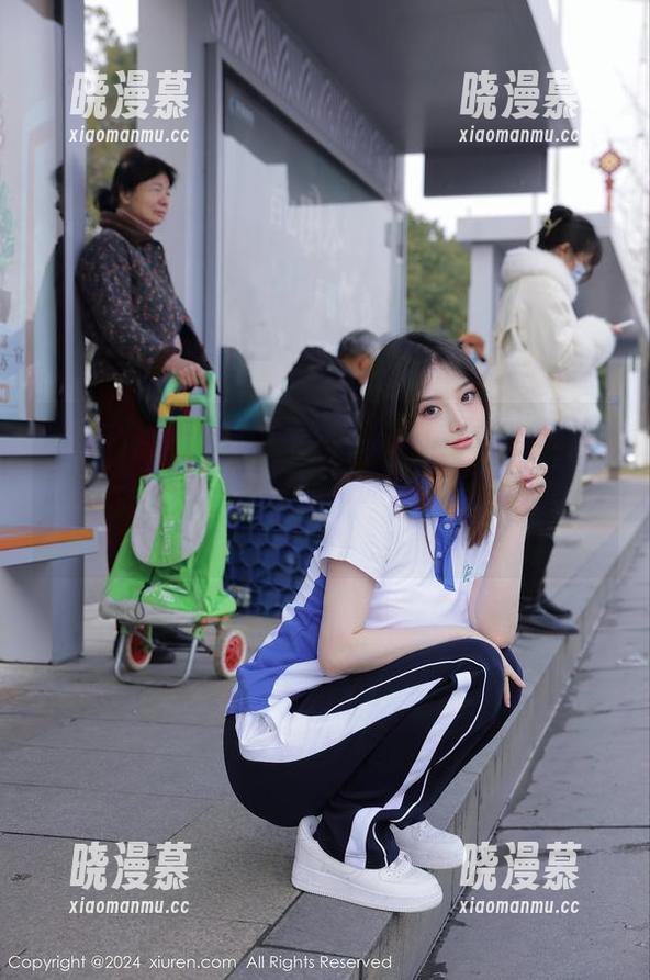 秀人网-周于希 秀人网 - 一边看周于希的私房旅拍,我的脑海中开始浮现奇怪的旅行计划,真的,哈哈。