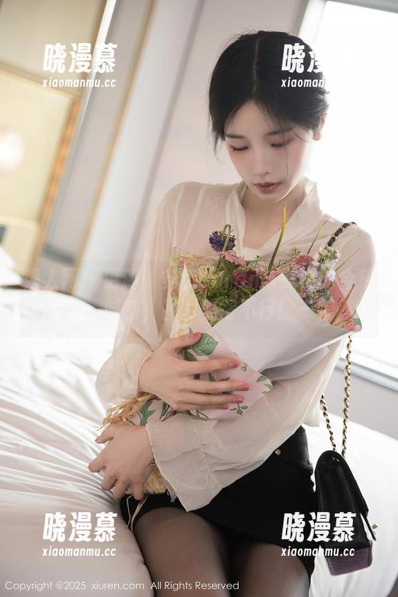 秀人网 - 更新！安然anran与妹妹的合拍时刻，图片美得不行！