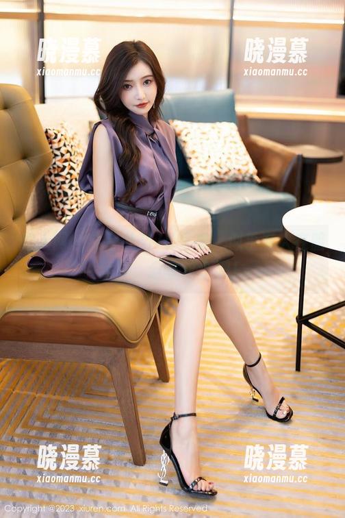 秀人网 - 文静儿与JK写真，似乎有人在暗舔屏，分享这个吧！