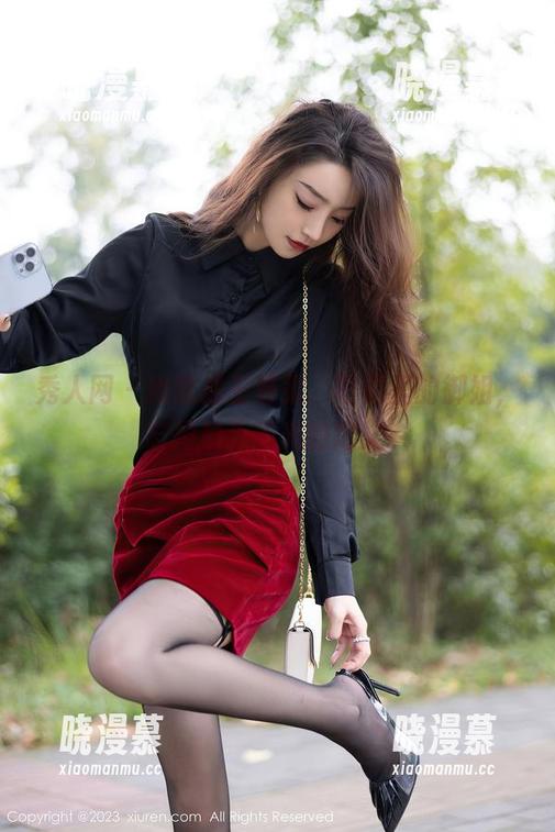 秀人网-王曼柔 秀人网 - 她就是王曼柔,写真里的御姐,忘掉那无圣光的定义。