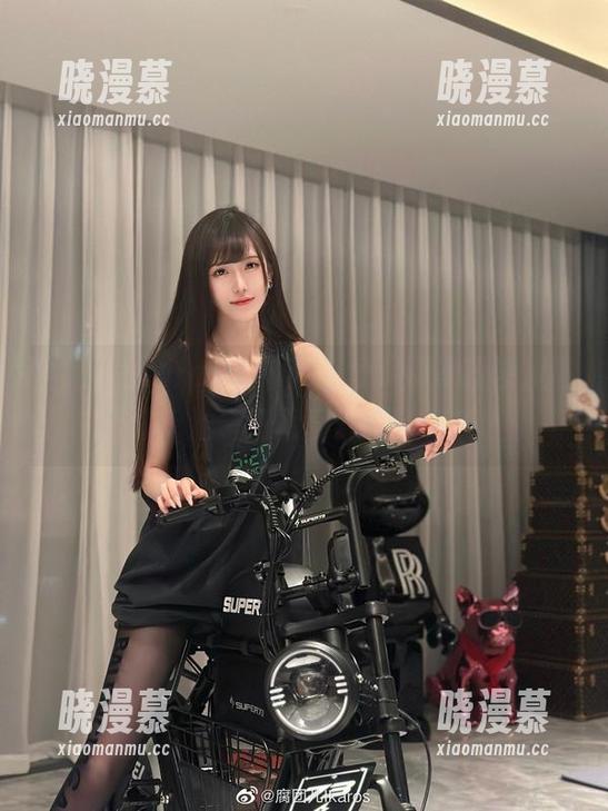 腐团儿Ikaros的修女美图，别说我没提醒你，准备好接受冲击了吗？