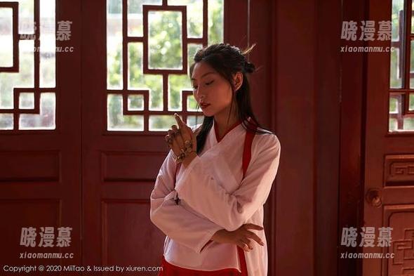 蜜桃社-Rola 蜜桃社 - Rola的皮衣在线图集,真是一场叛逆与优雅的有趣碰撞。