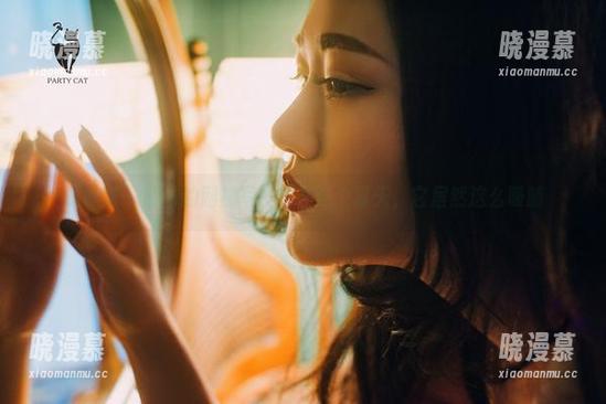 轰趴猫 - 曲曲的网袜写真：在这个夏天，它居然这么吸睛